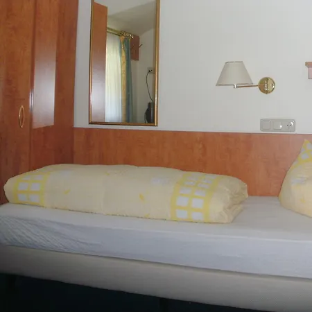 بيت ضيافة Zum Rosenbachschen Lowen 3*