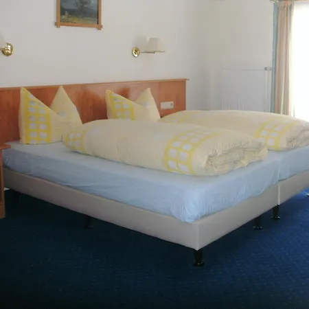 Zum Rosenbachschen Lowen Hilders