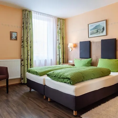 Zum Rosenbachschen Löwen 3* Hilders