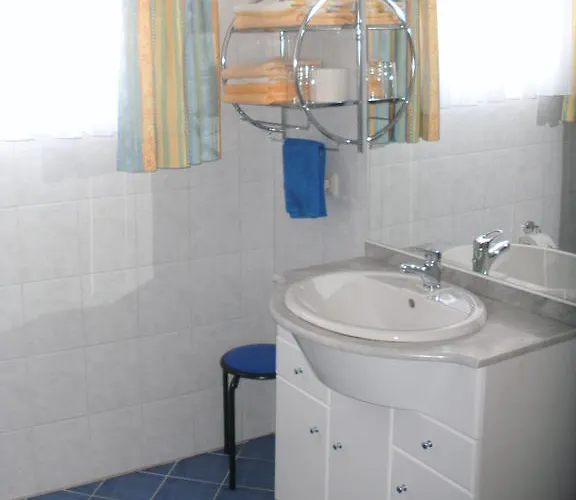 Zum Rosenbachschen Lowen